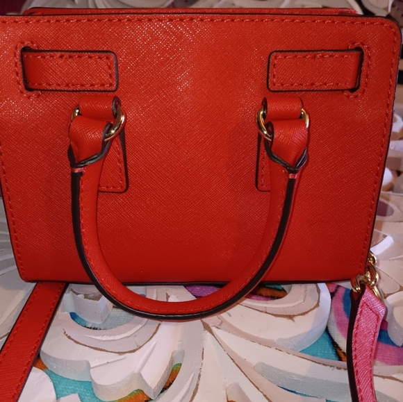 BEAUTIFUL! MICHAEL KORS SAFFIANO LEATHER MINI HAMILTON CROSSBODY BAG NWOT! - Picture 2 of 7